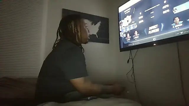 Snapshot of thick8boi6 chatting on 11-17-25, 06:30 thick8boi6 online show from 11-17-25, 06:30