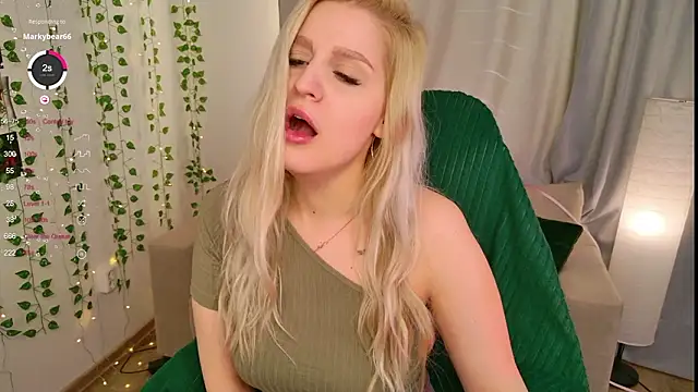 Snapshot of cold_blondie chatting on 02-12-26, 07:25 cold blondie online show from 02-12-26, 07:25