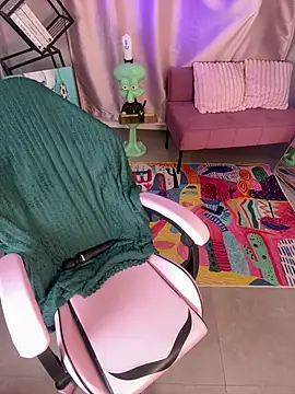 Snapshot of cold_blondie chatting on 07-11-26, 05:32 cold blondie online show from 07-11-26, 05:32