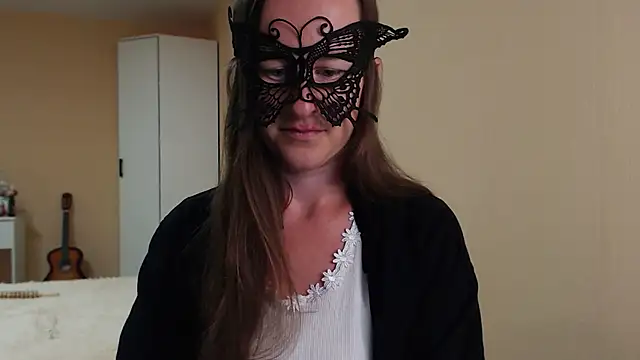 Snapshot of RebeccaSwan chatting on 07-16-26, 11:05 RebeccaSwan online show from 07-16-26, 11:05