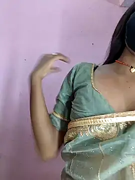 Snapshot of sweet_couple99 chatting on 11-01-25, 05:15 sweet couple99 online show from 11-01-25, 05:15