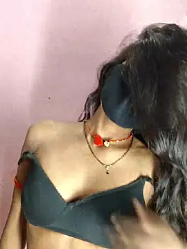 Snapshot of sweet_couple99 chatting on 11-26-25, 09:43 sweet couple99 online show from 11-26-25, 09:43