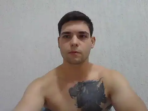 Snapshot of Zure-xxx chatting on 11-10-25, 08:52 Zure-xxx online show from 11-10-25, 08:52