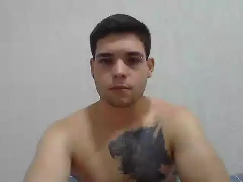 Snapshot of Zure-xxx chatting on 11-12-25, 07:13 Zure-xxx online show from 11-12-25, 07:13