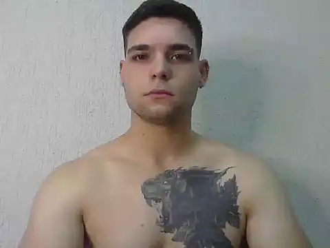 Snapshot of Zure-xxx chatting on 01-06-26, 10:01 Zure-xxx online show from 01-06-26, 10:01