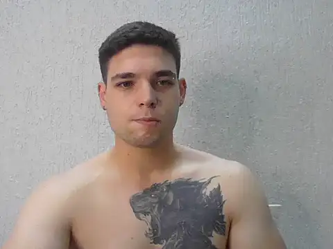 Snapshot of Zure-xxx chatting on 01-15-26, 08:56 Zure-xxx online show from 01-15-26, 08:56