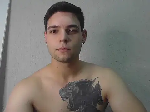 Snapshot of Zure-xxx chatting on 02-05-26, 11:31 Zure-xxx online show from 02-05-26, 11:31