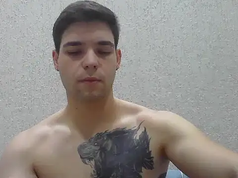 Snapshot of Zure-xxx chatting on 02-16-26, 09:44 Zure-xxx online show from 02-16-26, 09:44