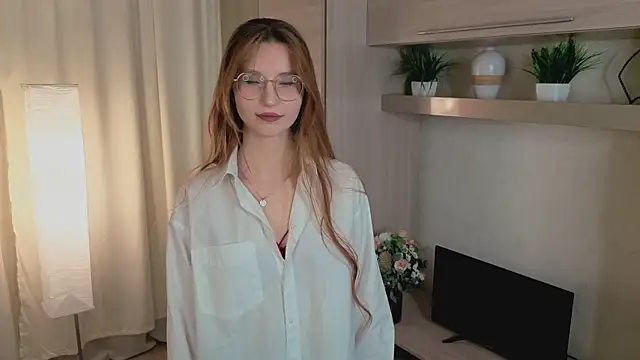 RachelColli online show from 11-18-25, 03:16