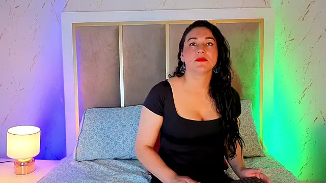 Elizabeth bennett 6 online show from 10-20-25, 03:34