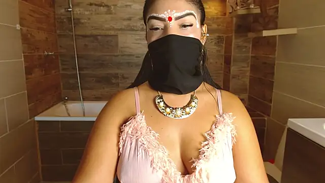 Snapshot of Iniya_Parul chatting on 05-12-26, 02:47 Iniya Parul online show from 05-12-26, 02:47
