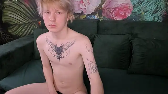 Snapshot of KevinMilky chatting on 11-14-25, 08:40 KevinMilky online show from 11-14-25, 08:40