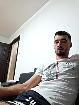 leonn11211 online show from 12-18-25, 03:29