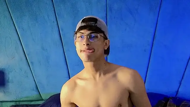 Aaron Eze online show from 11-18-25, 09:30