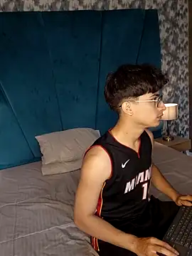 Aaron Eze online show from 02-20-26, 09:04