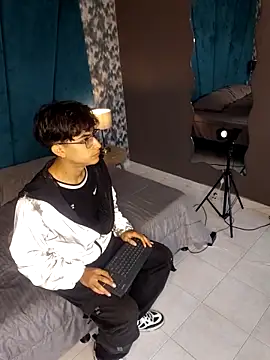 Aaron Eze online show from 03-20-26, 11:59