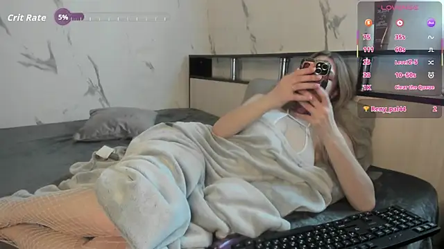 SophieRayne online show from 12-22-25, 06:38