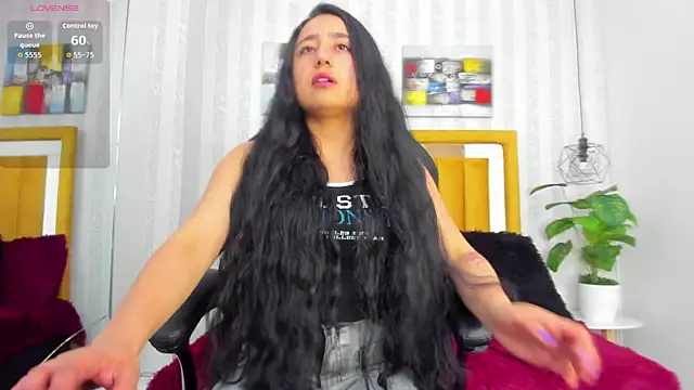 Samanta Fischer online show from 12-18-25, 11:27