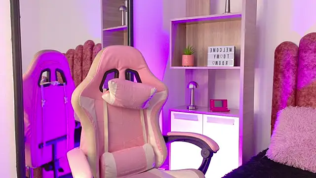 Lullaby Charade online show from 12-22-25, 08:17