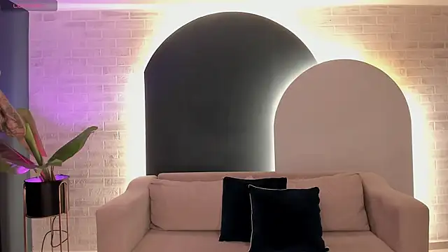 ChristineFord  online show from 10-28-25, 03:04