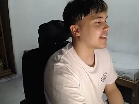 CuteAlexBoy online show from 12-21-25, 02:24