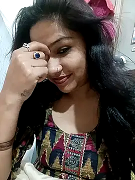 Vanshika1432 online show from 11-08-25, 07:12