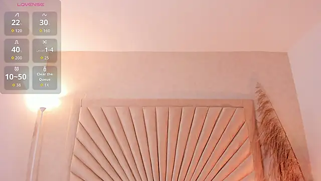 Snapshot of Emma_duff chatting on 11-08-25, 12:22 Emma duff online show from 11-08-25, 12:22