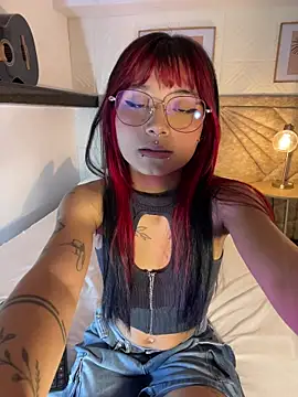 Emma duff online show from 03-06-26, 07:43