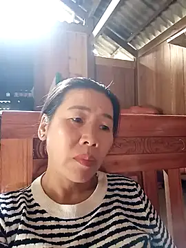 Snapshot of tabby-cat11 chatting on 10-22-25, 03:29 tabby-cat11 online show from 10-22-25, 03:29