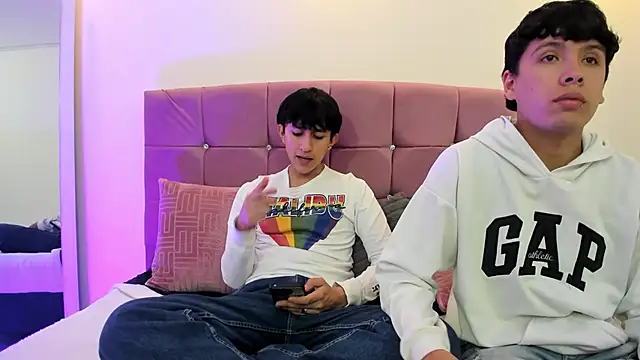 hoot booys  online show from 02-09-26, 08:13