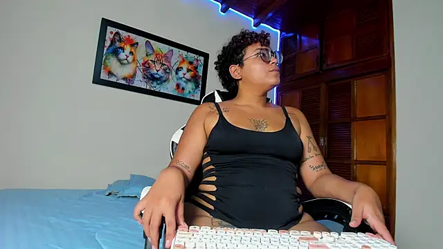 bellota smitt online show from 10-17-25, 07:16