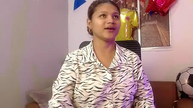 Snapshot of miel_alisha chatting on 06-24-26, 02:27 miel alisha online show from 06-24-26, 02:27