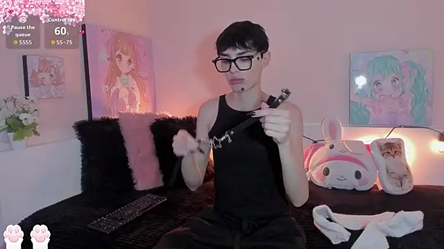 Strawberry Kitty  online show from 01-18-26, 03:54