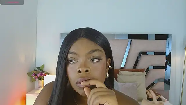 Maiacharris  online show from 12-17-25, 07:31