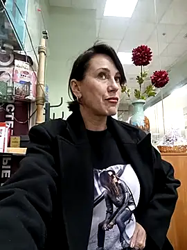 Luna 7777 online show from 11-13-25, 10:47