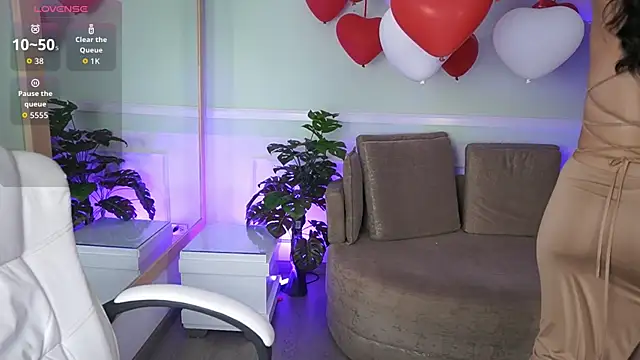 Snapshot of EmilyTurneer chatting on 02-21-26, 07:04 EmilyTurneer online show from 02-21-26, 07:04