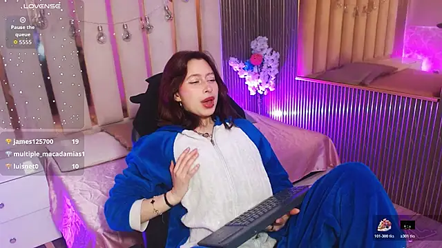 KATANA TAY online show from 12-19-25, 12:34