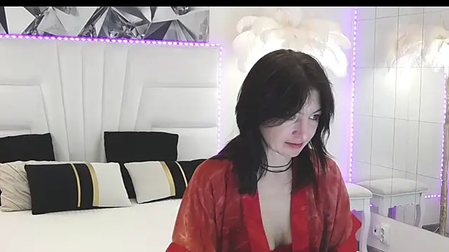 Snapshot of AfroditaNyxx chatting on 10-18-25, 08:37 AfroditaNyxx online show from 10-18-25, 08:37