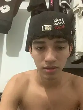Snapshot of Alex_king17 chatting on 06-01-26, 05:31 Alex king17 online show from 06-01-26, 05:31