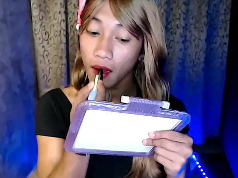 taylaxuxu online show from 12-19-25, 04:14