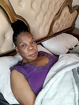 Hotcougar online show from 12-15-25, 05:23