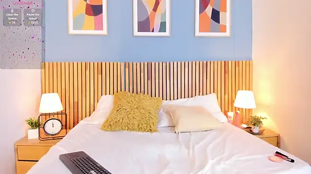 AuroraPinkk online show from 01-07-26, 09:17