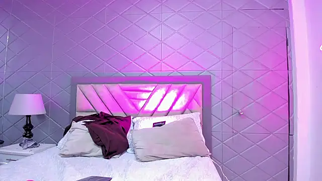 ViolettRouse online show from 12-14-25, 04:56