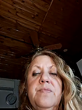 Snapshot of JennyInVegas chatting on 05-21-26, 03:35 JennyInVegas online show from 05-21-26, 03:35