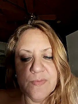 Snapshot of JennyInVegas chatting on 06-11-26, 02:53 JennyInVegas online show from 06-11-26, 02:53