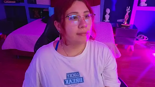 littlee red online show from 02-21-26, 08:43