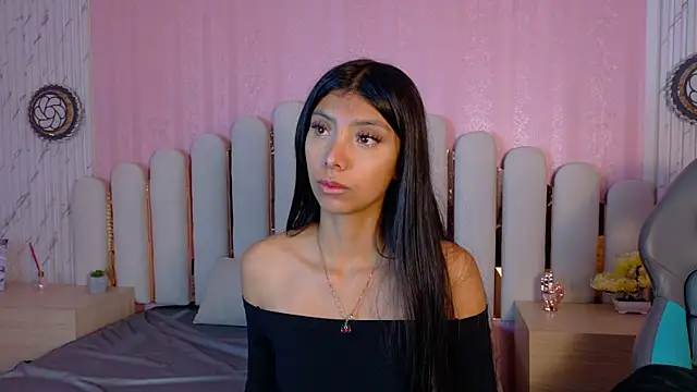 Isabella Marsh online show from 01-12-26, 07:41