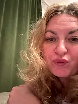 Snapshot of Amelia-Diamond chatting on 11-21-25, 11:25 Amelia-Diamond online show from 11-21-25, 11:25