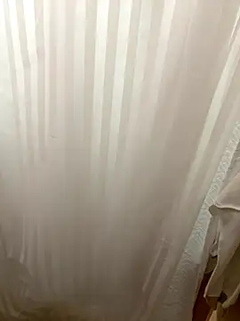 Snapshot of Amelia-Diamond chatting on 11-23-25, 11:32 Amelia-Diamond online show from 11-23-25, 11:32