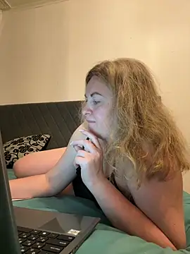 Snapshot of Amelia-Diamond chatting on 11-30-25, 11:20 Amelia-Diamond online show from 11-30-25, 11:20